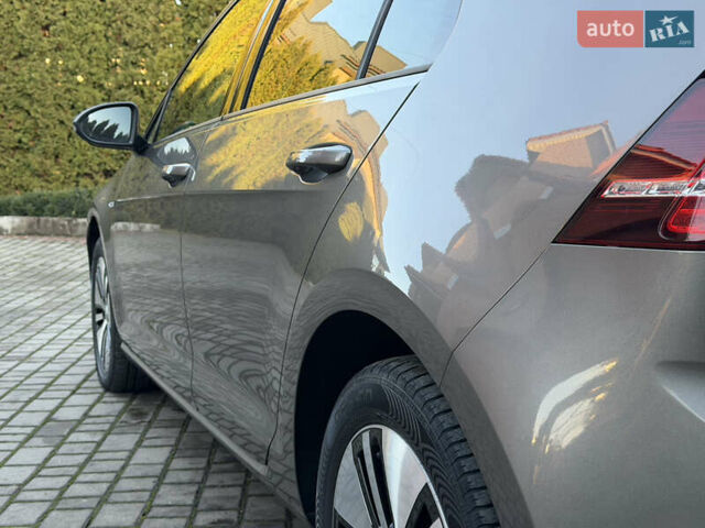 Фольксваген e-Golf, объемом двигателя 0 л и пробегом 99 тыс. км за 9300 $, фото 44 на Automoto.ua