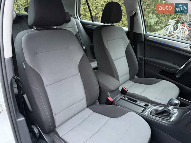 Фольксваген e-Golf, объемом двигателя 0 л и пробегом 110 тыс. км за 8990 $, фото 54 на Automoto.ua