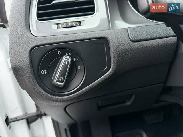 Фольксваген e-Golf, объемом двигателя 0 л и пробегом 110 тыс. км за 8990 $, фото 41 на Automoto.ua