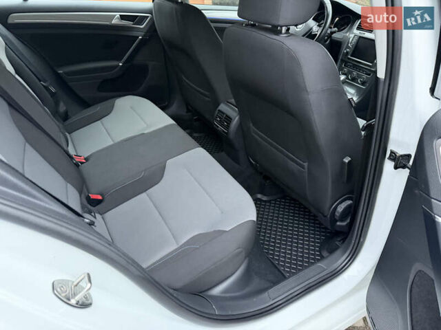 Фольксваген e-Golf, объемом двигателя 0 л и пробегом 110 тыс. км за 8990 $, фото 52 на Automoto.ua