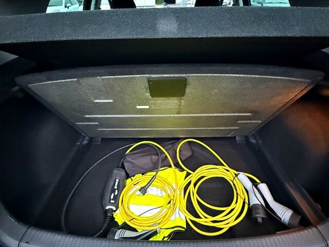 Фольксваген e-Golf, объемом двигателя 86 л и пробегом 139 тыс. км за 9999 $, фото 13 на Automoto.ua