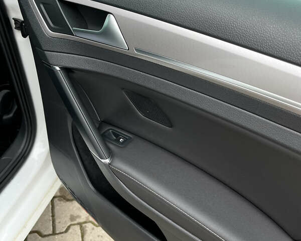 Фольксваген e-Golf, об'ємом двигуна 0 л та пробігом 115 тис. км за 8800 $, фото 27 на Automoto.ua