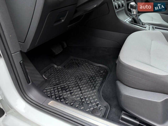 Фольксваген e-Golf, объемом двигателя 0 л и пробегом 110 тыс. км за 8990 $, фото 68 на Automoto.ua