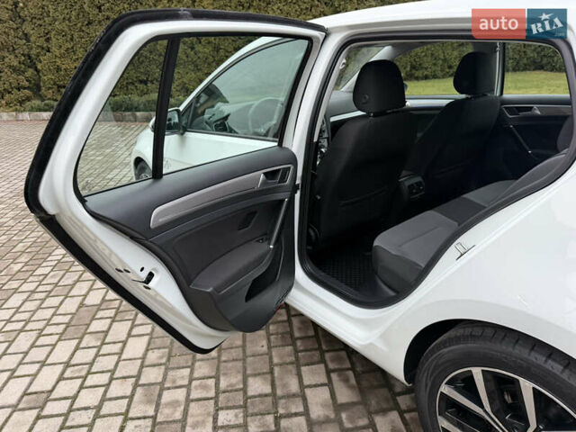 Фольксваген e-Golf, объемом двигателя 0 л и пробегом 110 тыс. км за 8990 $, фото 47 на Automoto.ua