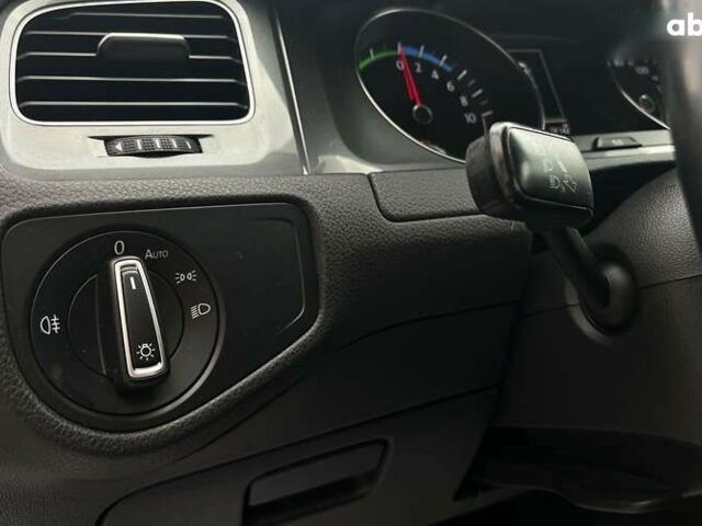 Фольксваген e-Golf, объемом двигателя 0 л и пробегом 64 тыс. км за 10990 $, фото 10 на Automoto.ua