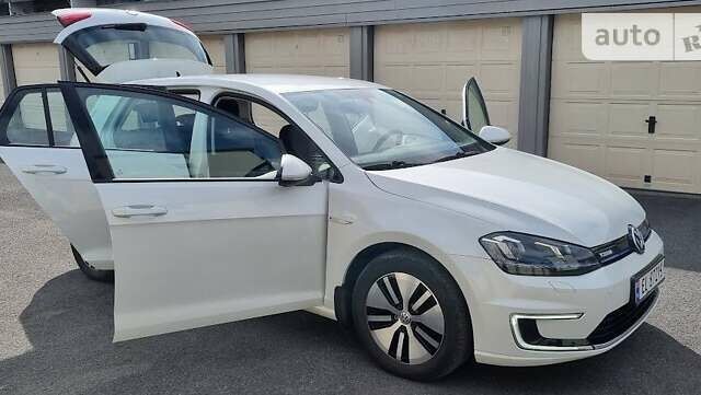 Фольксваген e-Golf, объемом двигателя 0 л и пробегом 96 тыс. км за 12450 $, фото 17 на Automoto.ua