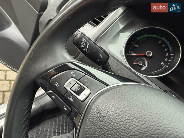 Фольксваген e-Golf, объемом двигателя 0 л и пробегом 92 тыс. км за 9450 $, фото 71 на Automoto.ua