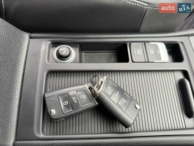 Фольксваген e-Golf, объемом двигателя 0 л и пробегом 92 тыс. км за 9450 $, фото 89 на Automoto.ua