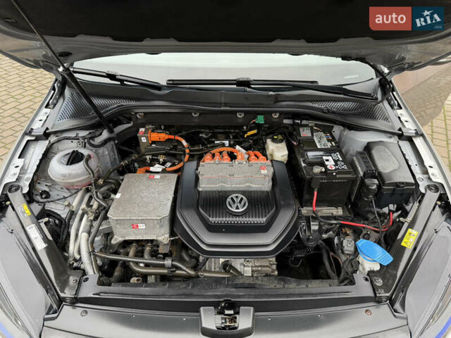 Фольксваген e-Golf, объемом двигателя 0 л и пробегом 92 тыс. км за 9450 $, фото 102 на Automoto.ua