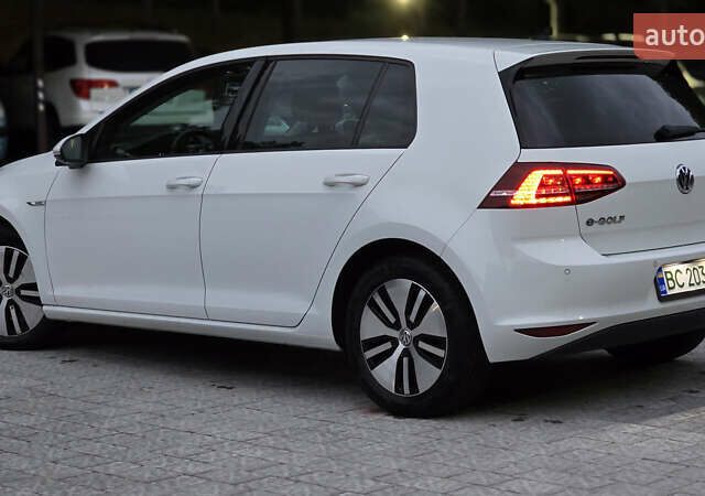 Фольксваген e-Golf, объемом двигателя 0 л и пробегом 114 тыс. км за 10500 $, фото 2 на Automoto.ua