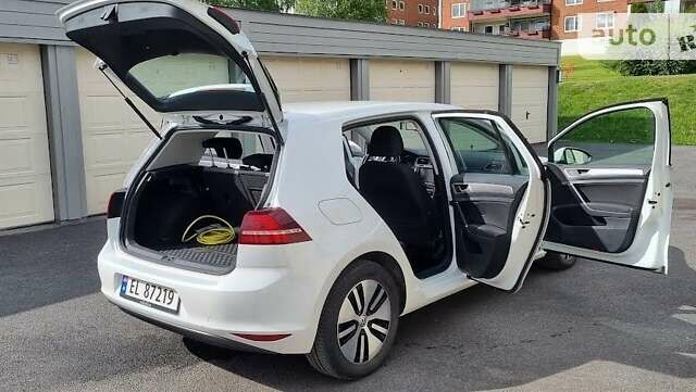 Фольксваген e-Golf, объемом двигателя 0 л и пробегом 96 тыс. км за 12450 $, фото 34 на Automoto.ua