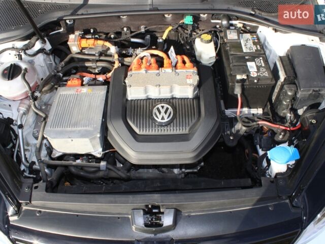 Фольксваген e-Golf, объемом двигателя 0 л и пробегом 117 тыс. км за 11900 $, фото 4 на Automoto.ua