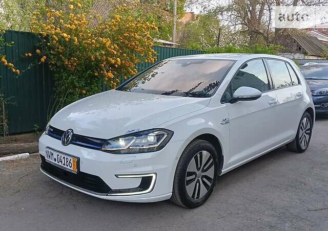 Фольксваген e-Golf, объемом двигателя 0 л и пробегом 127 тыс. км за 18550 $, фото 2 на Automoto.ua