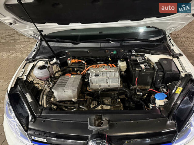 Фольксваген e-Golf, объемом двигателя 0 л и пробегом 137 тыс. км за 11500 $, фото 77 на Automoto.ua