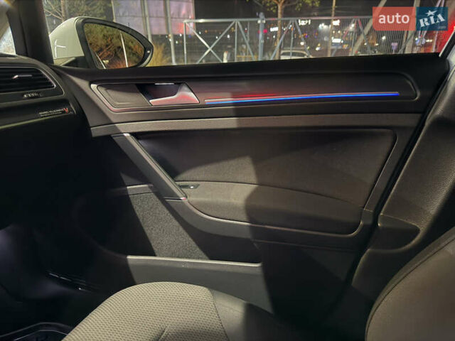Фольксваген e-Golf, объемом двигателя 0 л и пробегом 137 тыс. км за 11500 $, фото 72 на Automoto.ua