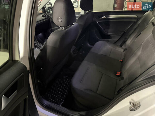 Фольксваген e-Golf, объемом двигателя 0 л и пробегом 137 тыс. км за 11500 $, фото 48 на Automoto.ua