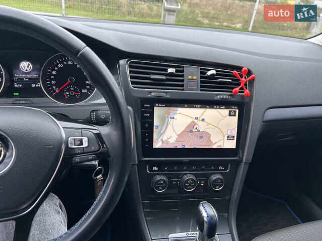 Фольксваген e-Golf, объемом двигателя 0 л и пробегом 98 тыс. км за 13000 $, фото 10 на Automoto.ua