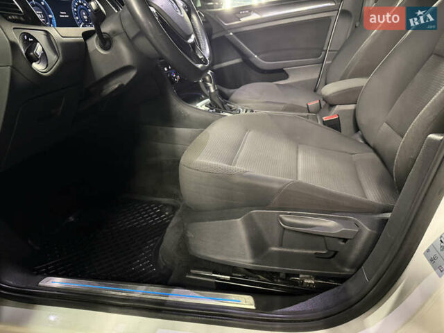 Фольксваген e-Golf, объемом двигателя 0 л и пробегом 137 тыс. км за 11500 $, фото 44 на Automoto.ua