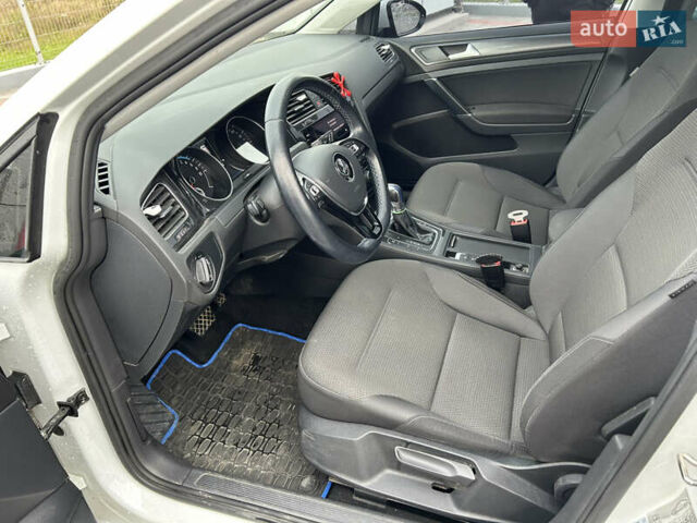 Фольксваген e-Golf, объемом двигателя 0 л и пробегом 98 тыс. км за 13000 $, фото 11 на Automoto.ua