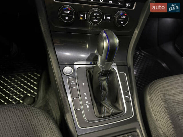 Фольксваген e-Golf, объемом двигателя 0 л и пробегом 137 тыс. км за 11500 $, фото 38 на Automoto.ua