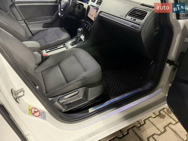 Фольксваген e-Golf, объемом двигателя 0 л и пробегом 137 тыс. км за 11500 $, фото 49 на Automoto.ua