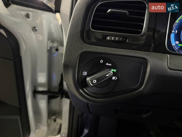 Фольксваген e-Golf, объемом двигателя 0 л и пробегом 137 тыс. км за 11500 $, фото 40 на Automoto.ua