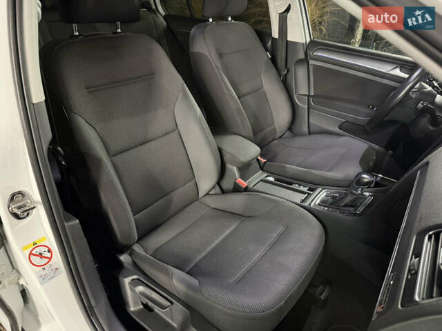 Фольксваген e-Golf, объемом двигателя 0 л и пробегом 137 тыс. км за 11500 $, фото 53 на Automoto.ua