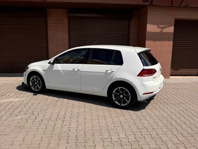 Фольксваген e-Golf, объемом двигателя 0 л и пробегом 140 тыс. км за 11999 $, фото 10 на Automoto.ua