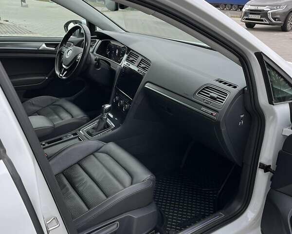 Фольксваген e-Golf, объемом двигателя 0 л и пробегом 44 тыс. км за 17400 $, фото 18 на Automoto.ua