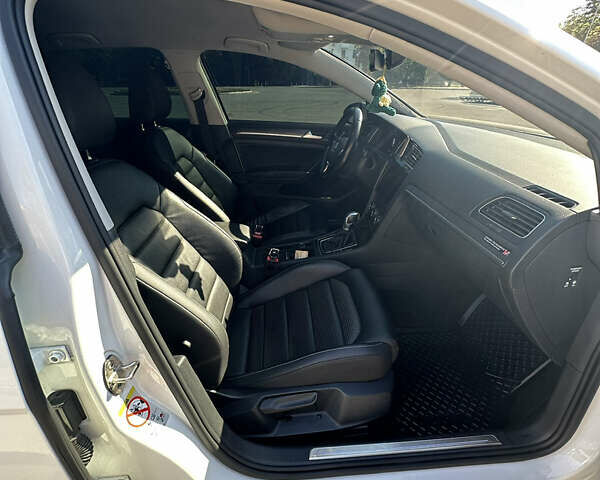 Фольксваген e-Golf, объемом двигателя 0 л и пробегом 110 тыс. км за 14000 $, фото 8 на Automoto.ua