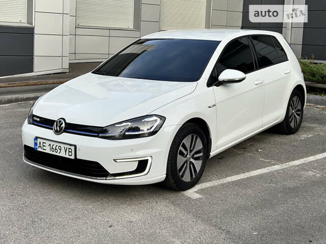 Фольксваген e-Golf, объемом двигателя 0 л и пробегом 69 тыс. км за 15999 $, фото 5 на Automoto.ua