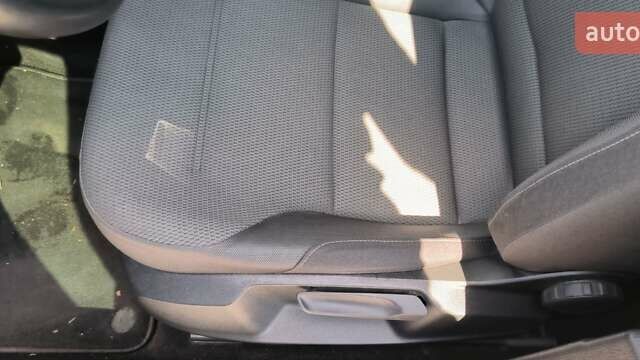 Фольксваген e-Golf, объемом двигателя 0 л и пробегом 128 тыс. км за 12499 $, фото 1 на Automoto.ua