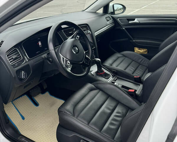 Фольксваген e-Golf, объемом двигателя 0 л и пробегом 63 тыс. км за 18200 $, фото 6 на Automoto.ua