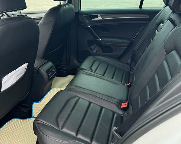 Фольксваген e-Golf, объемом двигателя 0 л и пробегом 63 тыс. км за 18200 $, фото 14 на Automoto.ua