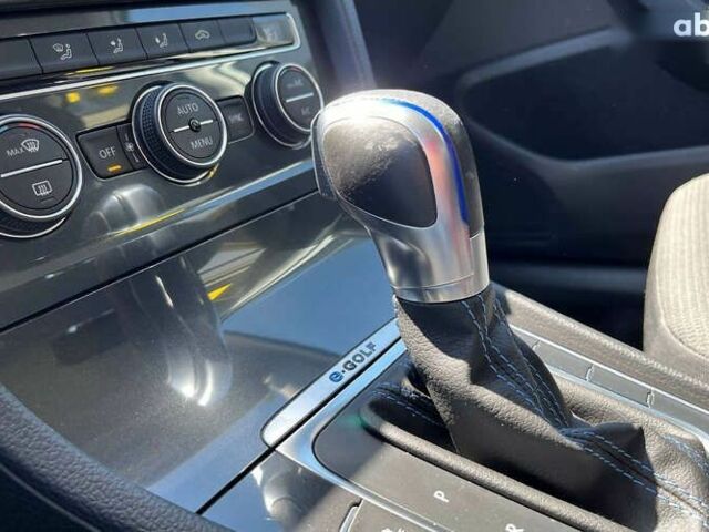 Фольксваген e-Golf, объемом двигателя 0 л и пробегом 56 тыс. км за 14999 $, фото 16 на Automoto.ua