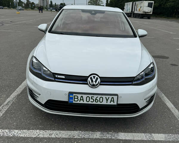 Фольксваген e-Golf, объемом двигателя 0 л и пробегом 63 тыс. км за 18200 $, фото 1 на Automoto.ua