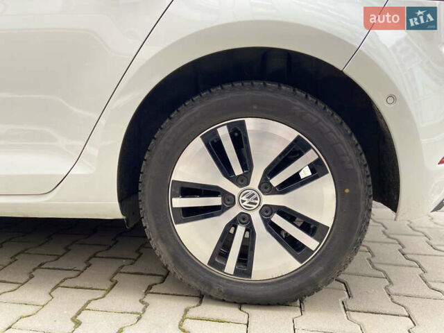 Фольксваген e-Golf, объемом двигателя 0 л и пробегом 31 тыс. км за 15650 $, фото 14 на Automoto.ua