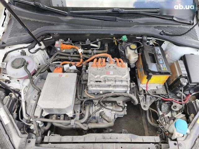Фольксваген e-Golf, объемом двигателя 0 л и пробегом 23 тыс. км за 15300 $, фото 25 на Automoto.ua