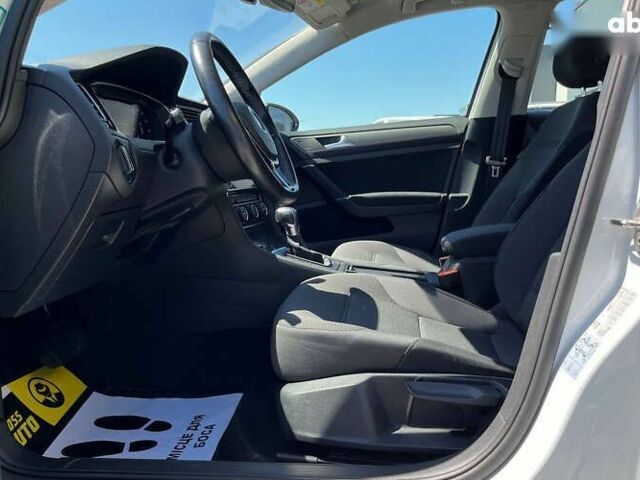 Фольксваген e-Golf, объемом двигателя 0 л и пробегом 56 тыс. км за 14999 $, фото 10 на Automoto.ua