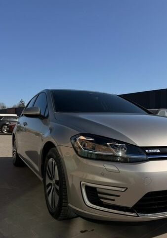 Фольксваген e-Golf, объемом двигателя 0 л и пробегом 114 тыс. км за 14499 $, фото 2 на Automoto.ua