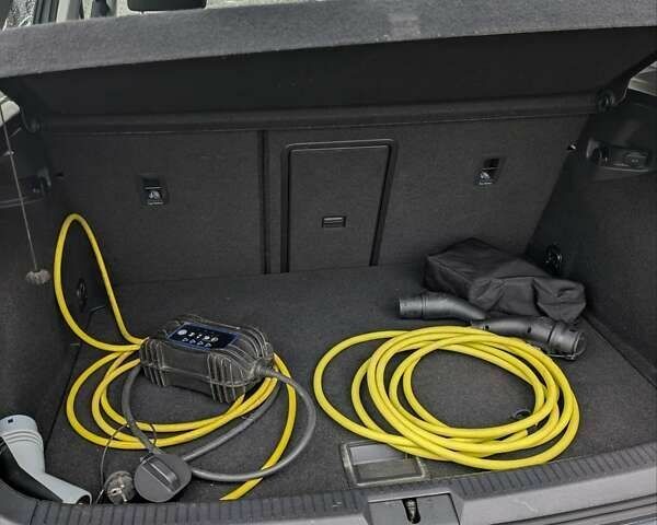 Фольксваген e-Golf, объемом двигателя 0 л и пробегом 77 тыс. км за 14400 $, фото 17 на Automoto.ua