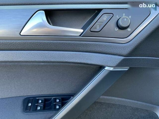 Фольксваген e-Golf, объемом двигателя 0 л и пробегом 68 тыс. км за 14000 $, фото 22 на Automoto.ua