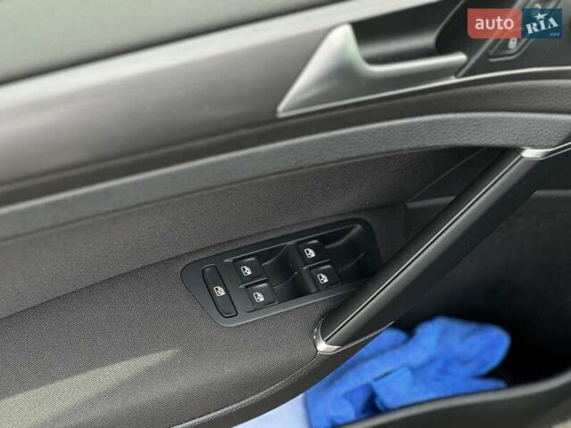 Фольксваген e-Golf, объемом двигателя 0 л и пробегом 55 тыс. км за 14000 $, фото 34 на Automoto.ua