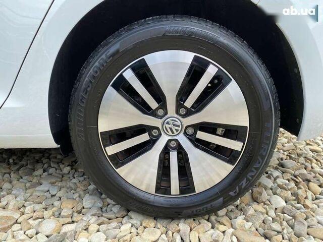 Фольксваген e-Golf, объемом двигателя 0 л и пробегом 41 тыс. км за 14400 $, фото 12 на Automoto.ua