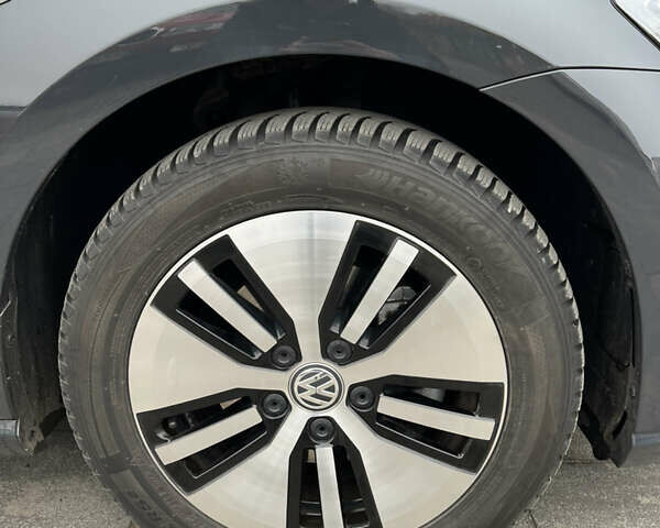 Фольксваген e-Golf, объемом двигателя 0 л и пробегом 49 тыс. км за 14600 $, фото 20 на Automoto.ua