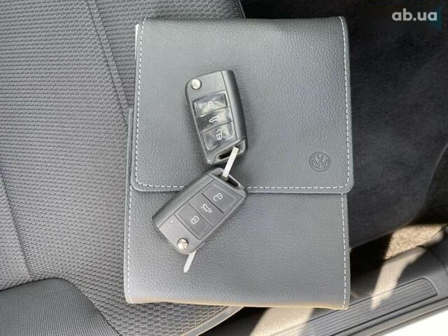 Фольксваген e-Golf, объемом двигателя 0 л и пробегом 41 тыс. км за 14400 $, фото 28 на Automoto.ua