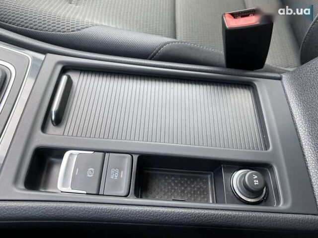 Фольксваген e-Golf, объемом двигателя 0 л и пробегом 41 тыс. км за 14400 $, фото 25 на Automoto.ua