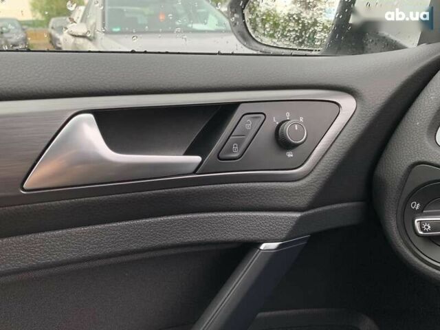 Фольксваген e-Golf, объемом двигателя 0 л и пробегом 32 тыс. км за 14400 $, фото 15 на Automoto.ua