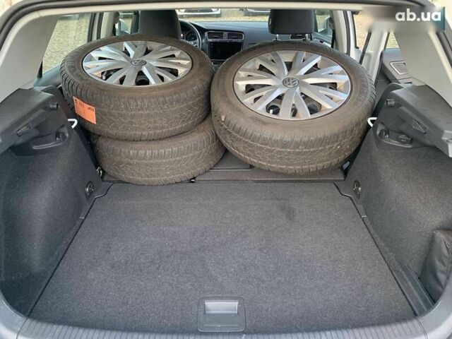Фольксваген e-Golf, объемом двигателя 0 л и пробегом 41 тыс. км за 14400 $, фото 2 на Automoto.ua