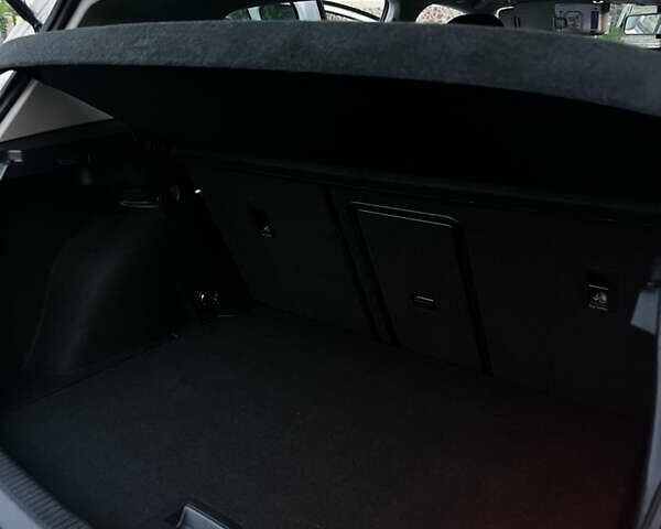 Фольксваген e-Golf, объемом двигателя 0 л и пробегом 63 тыс. км за 17200 $, фото 9 на Automoto.ua